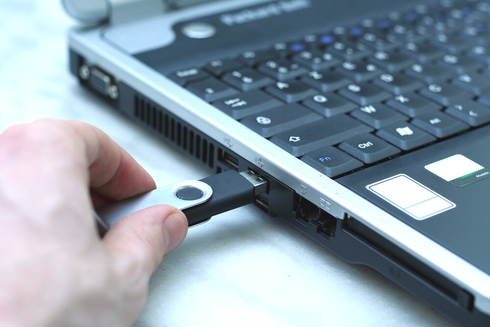 change logitech USB receiver port